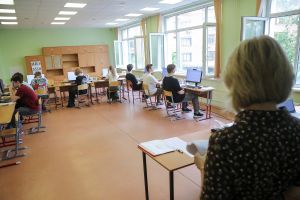 Сегодняшний школьник умеет списывать не читая — не у одноклассника, а у нейросетки