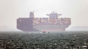 Battaglia navale a Hormuz, l'esercito Usa: aperto corridoio nello Stretto. Trump: “Se attaccano li spazziamo via”