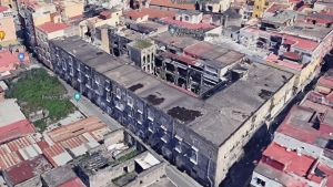 Al via l'abbattimento di Palazzo Fienga, per 50 anni emblema del clan Gionta