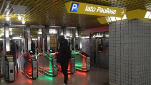 Anatomia di una folle persecuzione, pedinata per anni dallo sconosciuto: “Voglio cambiare lavoro e quartiere”