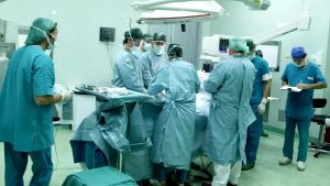 Tragedia dopo il parto, ci sono dodici indagati. Si aspetta l’autopsia