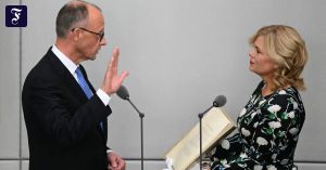Kanzler Merz liegt in Fesseln