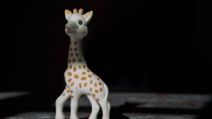 Sophie la girafe, un traumatisme français qui en dit tant