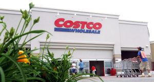 Costco Stock in 2026: Strong Buy for Long-Term Investors Despite Premium Valuation