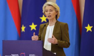 Von der Leyen: EU glede Trumpovih groženj s carinami pripravljena na vse možne scenarije