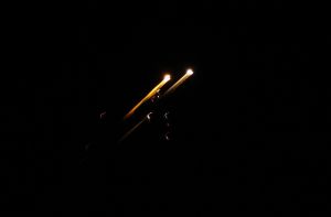 Ministarstvo odbrane UAE: Iran lansira dronove i rakete, presrećemo napade