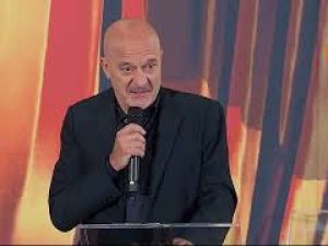 Bisio scherza al Quirinale sul film di Sorrentino 'La Grazia': Una parola che dico sottovoce