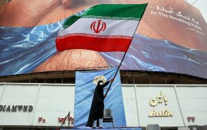 Iran threatens Hormuz shipping, as Trump said to shelve strikes amid diplomacy