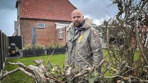 Anders fik påbud om at skære hul i sin hæk: Nu trækker han kommunen i retten
