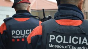 La educación no se salva con policías