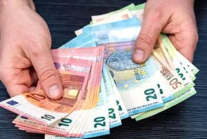 «Δώσε και σε εμένα μπάρμπα»