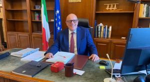 Bari, il risveglio amaro tra il rigore del Prefetto e il folklore dei selfie