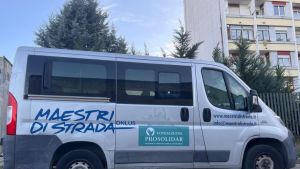 Napoli, rubato il pulmino dei Maestri di Strada al Centro Colonna di Ponticelli