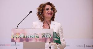 Montero lanza un 'macroplan' de 100.000 viviendas públicas y 3.000 millones para sanidad como gran apuesta frente a Moreno