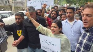 Urdu: Ministry, Mohalla and Market