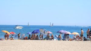 Mujeres que miran al mar