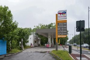 Face à la flambée des prix, « des pouvoirs publics pas à la hauteur » et des Français toujours plus précarisés