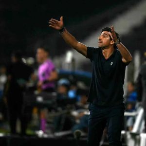 Que papelão de profissionais do futebol