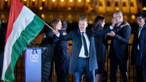 Alle elezioni gli ungheresi hanno votato contro Orbán. La sfida di Magyar