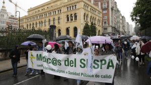 Los médicos jóvenes se encrespan con el Principado y amenazan con dos semanas de huelga en mayo