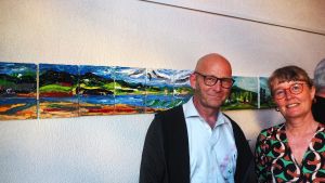 Vom Hohentwiel inspiriert: Künstler malt den Singener Hausberg in verschiedenen Stimmungen