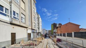 Una fuga de gas en Luanco obliga al cierre de negocios y al desalojo de la calle Gijón