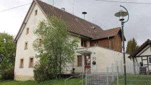 Dach oder Elektrik, was ist günstiger? Bürgerhaus hat Reparaturen notwendig
