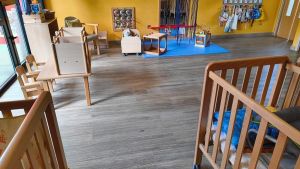 La huelga de escuelinas en Asturias bate récord de seguimiento: bebés sin servicio, centros bajo mínimos y una gran manifestación esta tarde