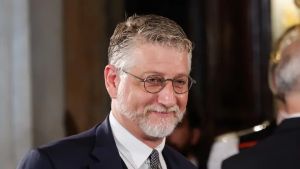 L’annuncio a sorpresa del ministro Giuli: «Andrò alla Biennale di Venezia entro fine maggio»