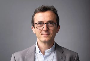 La visite annoncée de Léon XIV en France, attendue entre le 23 et le 27 septembre, ne relève pas du hasard. Selon Arnaud Alibert, rédacteur en chef assomptionniste, cette visite est un geste pastoral et prophétique du pape pour soutenir l’Église de France face aux nombreux défis de son époque.