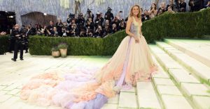 4. The internet wants you to hate Blake Lively