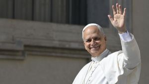 Pompei e Napoli abbracciano Papa Leone XIV: tappe al Santuario per la Supplica, poi al Duomo e al Plebiscito