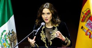 Ayuso presume en México de conseguir una inversión que el grupo empresarial ya anunció hace dos meses
