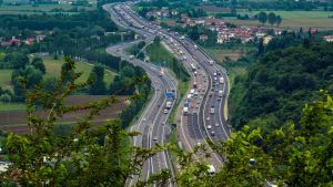 Autostrade, piano da 6 miliardi: Valdastico e quarta corsia in A4