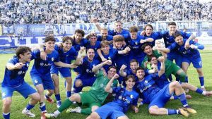Tutti in coda per un posto allo stadio. Prato, biglietti ‘bruciati’ in tre ore