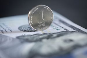 Shekel hits 33-year-peak, hammering exports, yet policymakers are worryingly silent