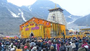 Kedarnath Yatra halted by rain yesterday, 5000 pilgrims stranded; Journey resumes safely on Friday morning