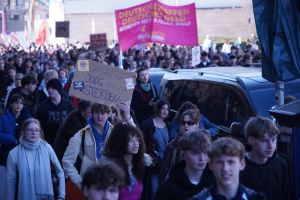 Live-Ticker: Schulstreik gegen Wehrpflicht