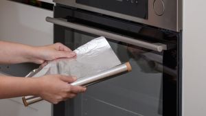 Ako aluminijumsku foliju držite na ovom mestu, brže propada