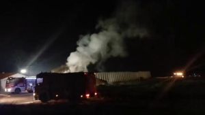 Villareggia, incendio alla cooperativa Dora Baltea: brucia una trincea di insilato
