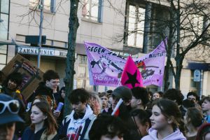 Schulstreik gegen Wehrpflicht: Bayerischer Rundfunk hetzt gegen Linke