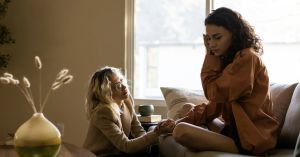 2 Ways Giving Advice Can Make Someone Feel Worse