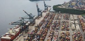 Superávit comercial explode com boom das commodities e reforça entrada de capital no Brasil