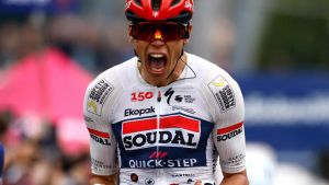 Sprint imperioso di Magnier: sua la prima maglia rosa. Delude Milan. Caos e caduta nel finale: ordine d'arrivo e classifica /