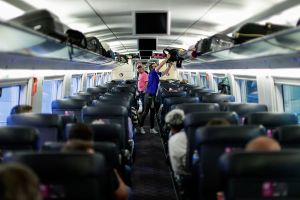 Instrucciones para dormir en un tren de alta velocidad