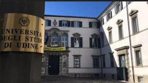 Studentessa universitaria a processo per stalking: «Ha perseguitato i prof dopo una bocciatura»