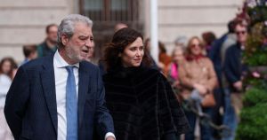 Burofax a Ayuso y correo a Miguel Ángel Rodríguez desde China: el origen de la condena millonaria a Madrid por un impago en pandemia