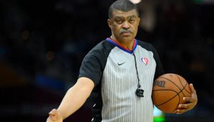 Tony Brothers loses it: Referee clashes with coach Finch in playoff game