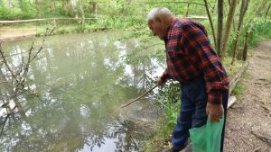 A 91 anni salva le tartarughe all’Isola dei Morti: «Non facevano male a nessuno»