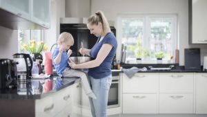 Essere mamme nel ricco Nordest: i servizi ci sono, ma lavoro e welfare (ancora) non bastano